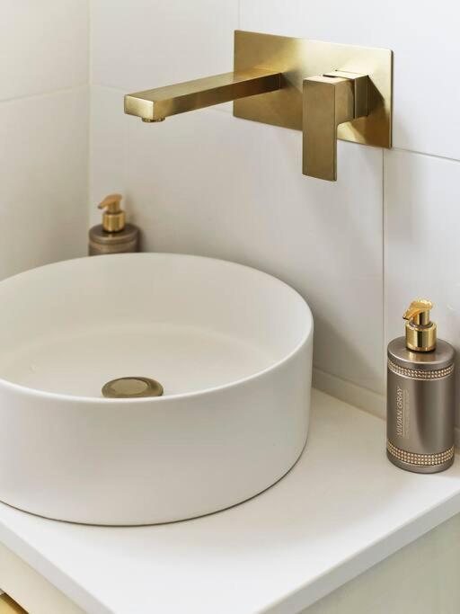 Rofennie Suite -Luxury Ensuite Room! Maidstone Zewnętrze zdjęcie