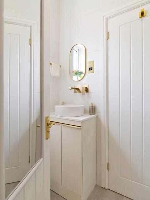 Rofennie Suite -Luxury Ensuite Room! Maidstone Zewnętrze zdjęcie