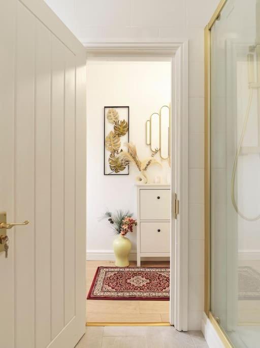 Rofennie Suite -Luxury Ensuite Room! Maidstone Zewnętrze zdjęcie